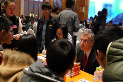 達(dá)利通留學(xué)教育 專業(yè)引領(lǐng)，助力學(xué)子開啟海外求學(xué)新篇章